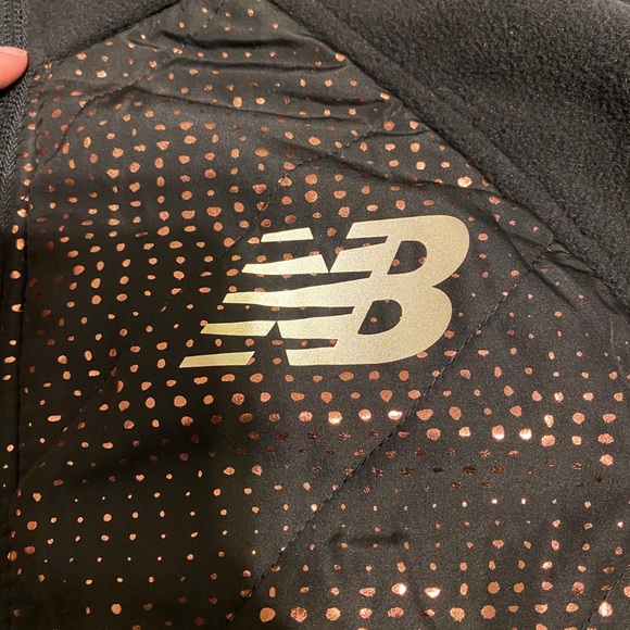 New balance jacket - Picture 2 of 7